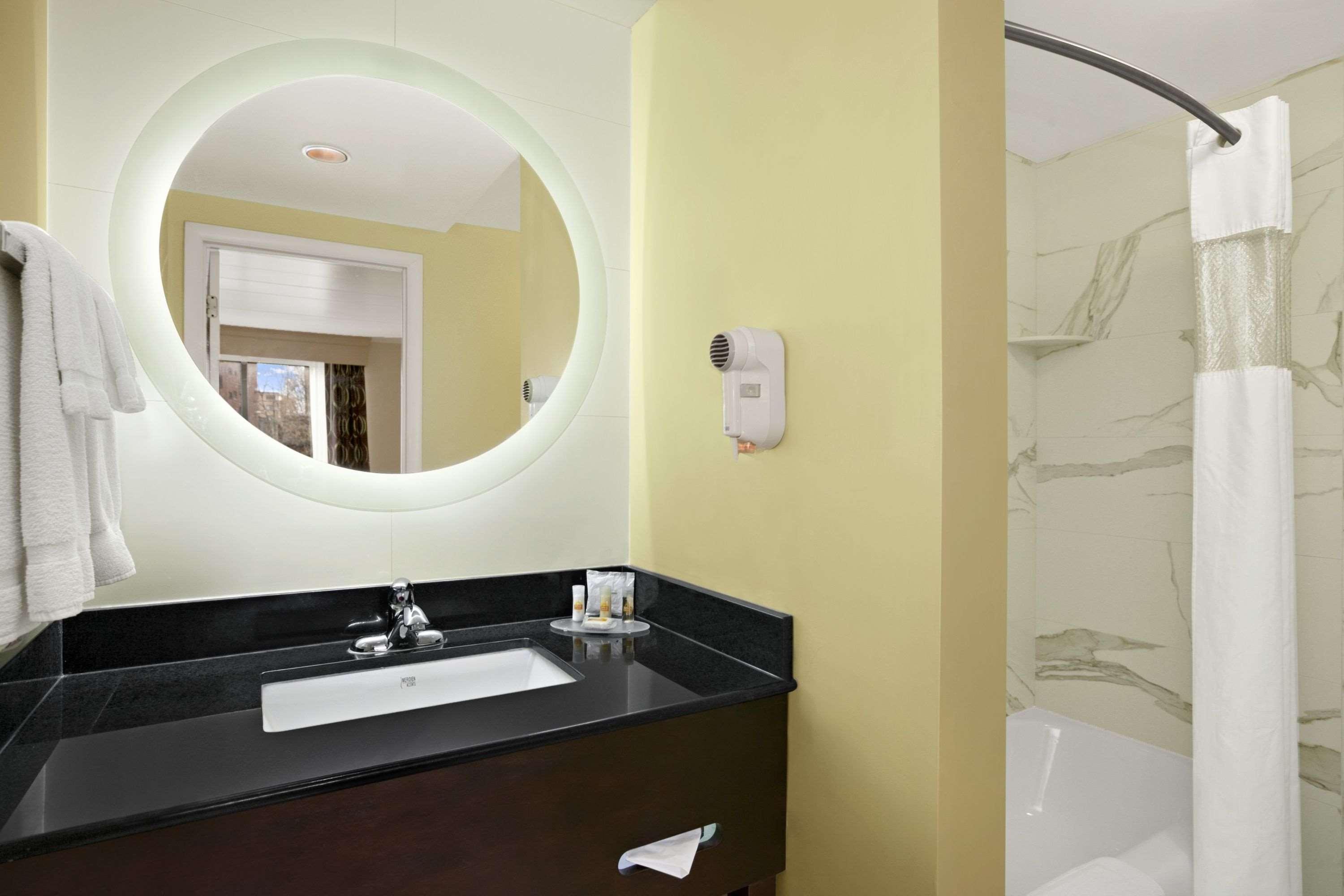 Days Inn By Wyndham Penn State State College Ngoại thất bức ảnh